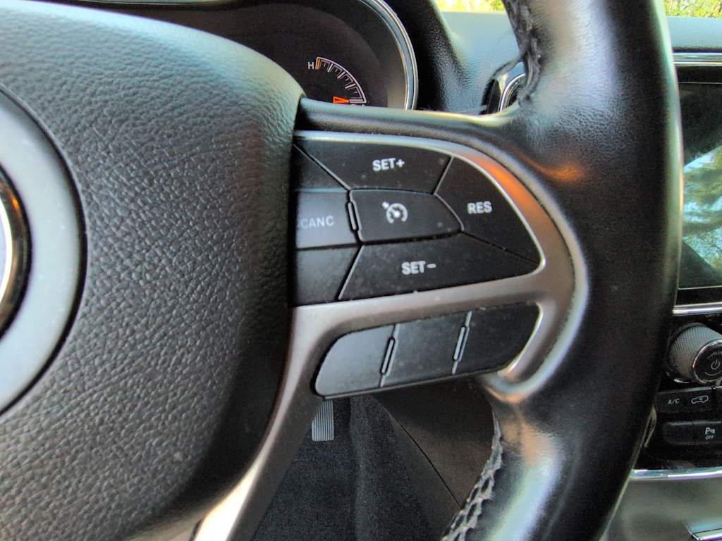 Thumbnail: 2022 Jeep Grand Cherokee - 31