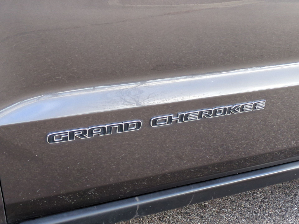 Thumbnail: 2020 Jeep Grand Cherokee - 25