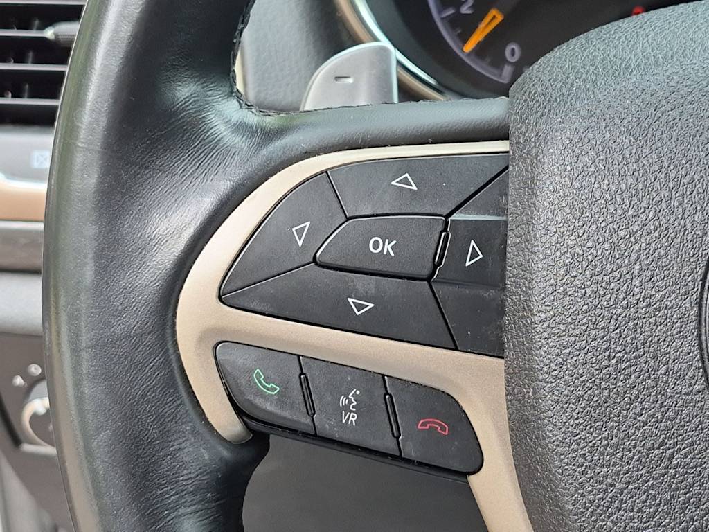 Thumbnail: 2015 Jeep Grand Cherokee - 28