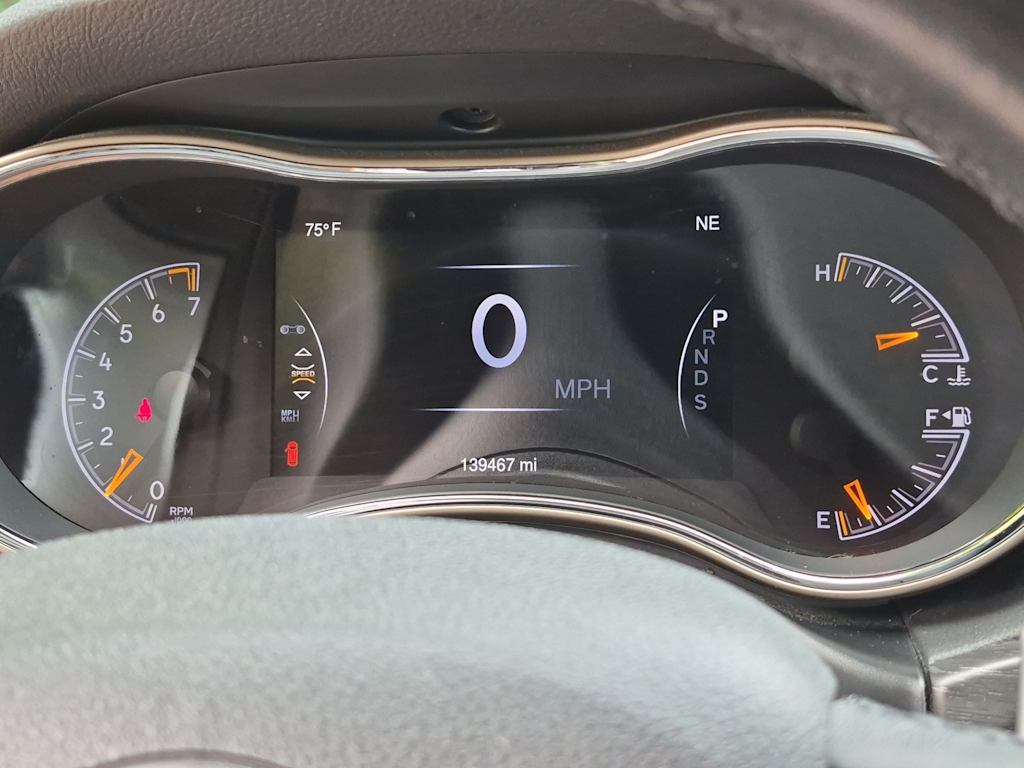 Thumbnail: 2015 Jeep Grand Cherokee - 32
