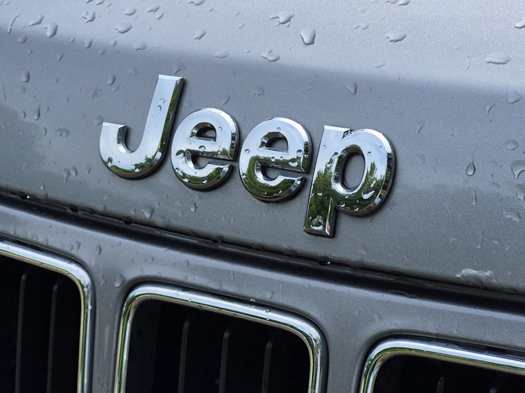 Thumbnail: 2015 Jeep Grand Cherokee - 7