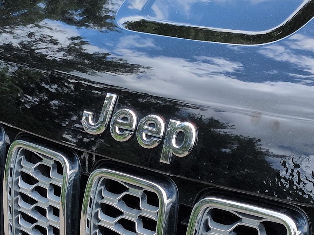 Thumbnail: 2017 Jeep Grand Cherokee - 7
