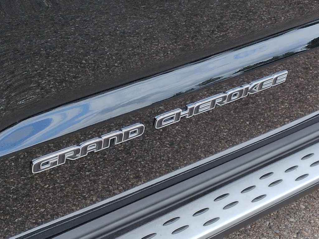 Thumbnail: 2017 Jeep Grand Cherokee - 26
