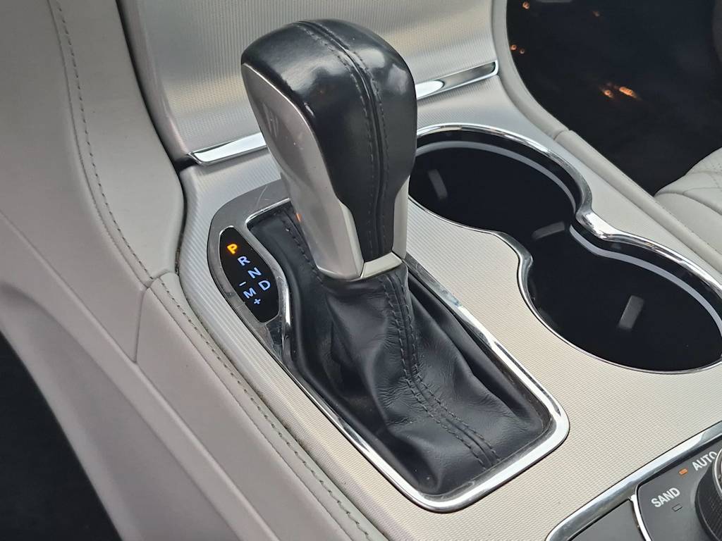 Thumbnail: 2018 Jeep Grand Cherokee - 16