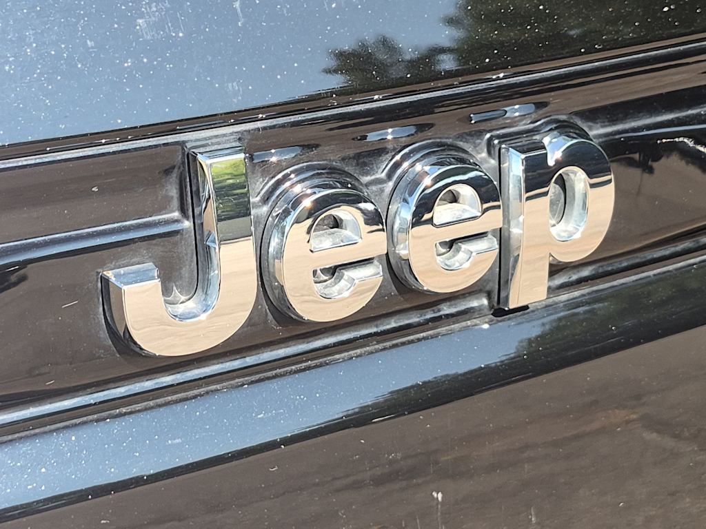 Thumbnail: 2022 Jeep Grand Cherokee - 23