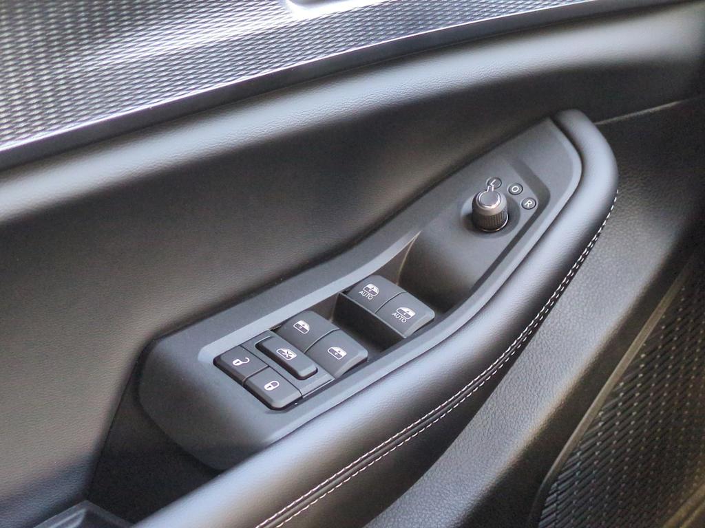 Thumbnail: 2025 Jeep Grand Cherokee - 36