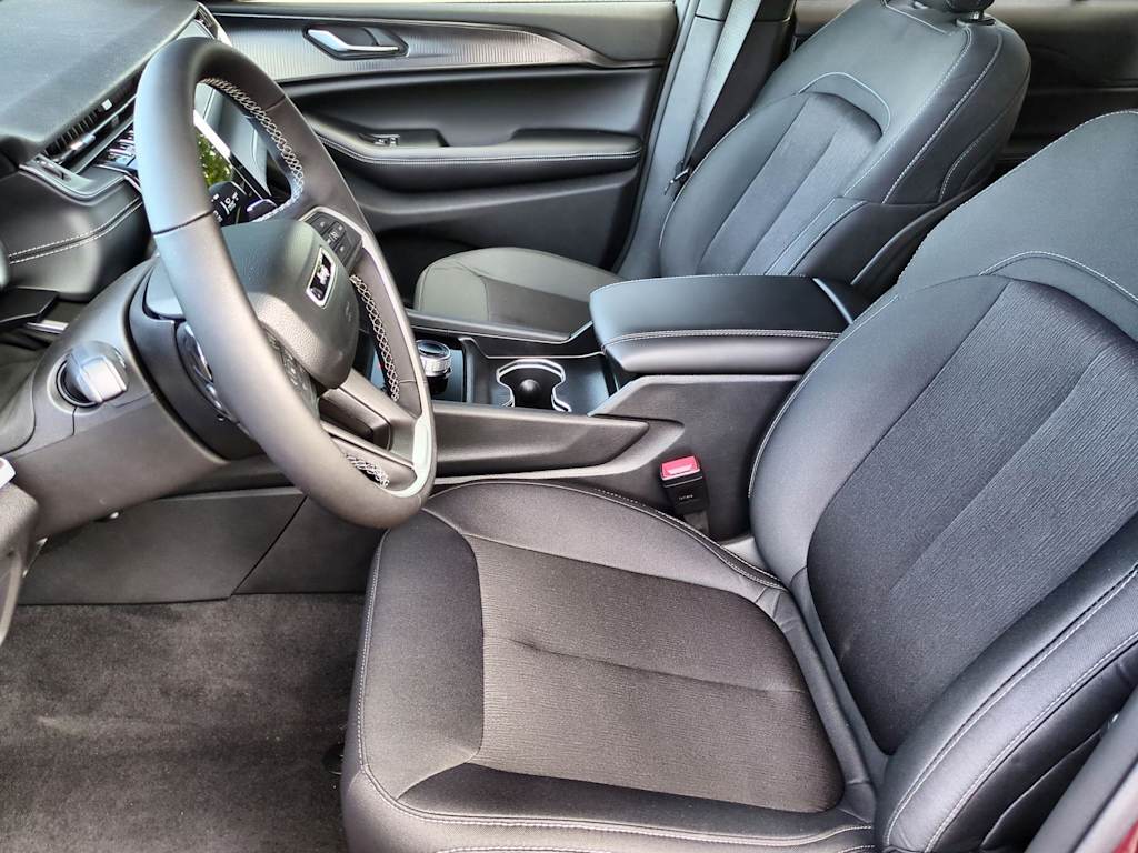 Thumbnail: 2025 Jeep Grand Cherokee - 10