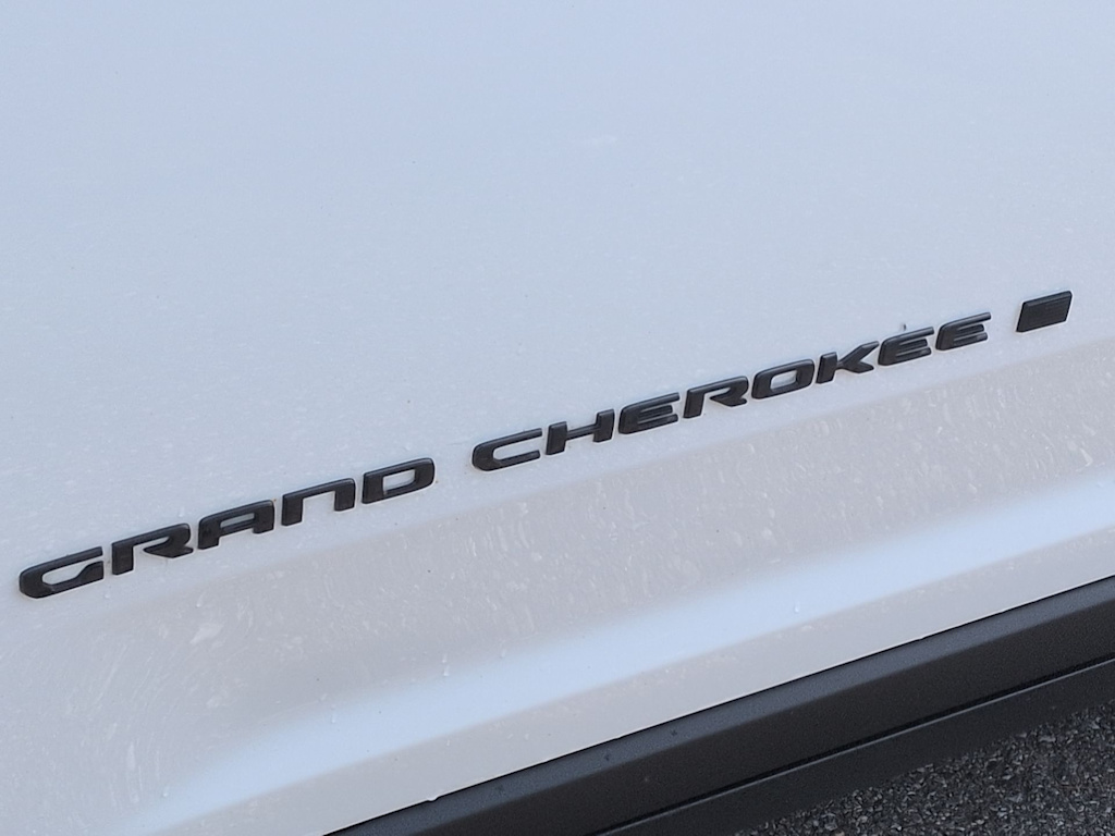 Thumbnail: 2024 Jeep Grand Cherokee - 22