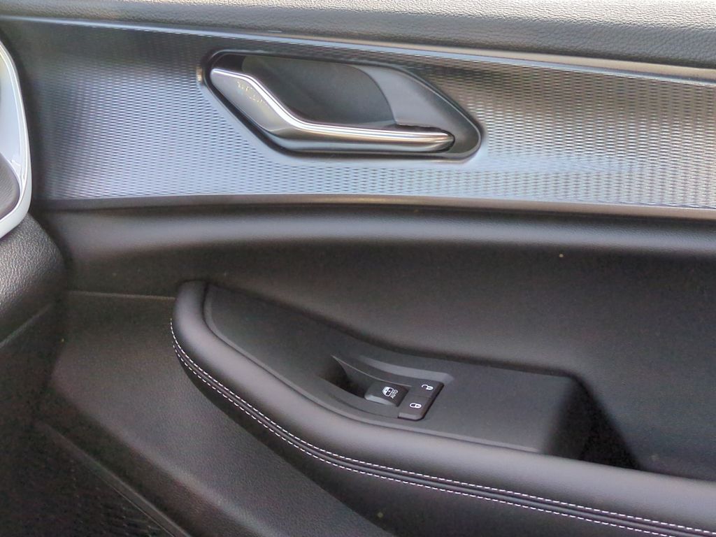 Thumbnail: 2025 Jeep Grand Cherokee - 35