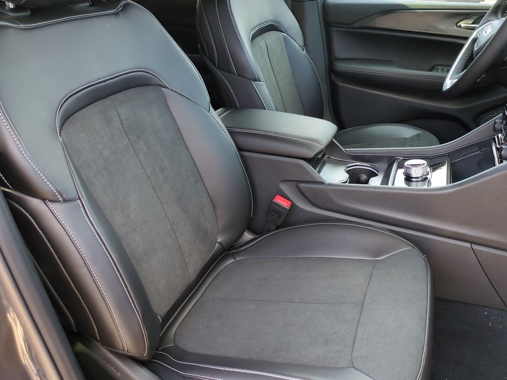 Thumbnail: 2025 Jeep Grand Cherokee - 10