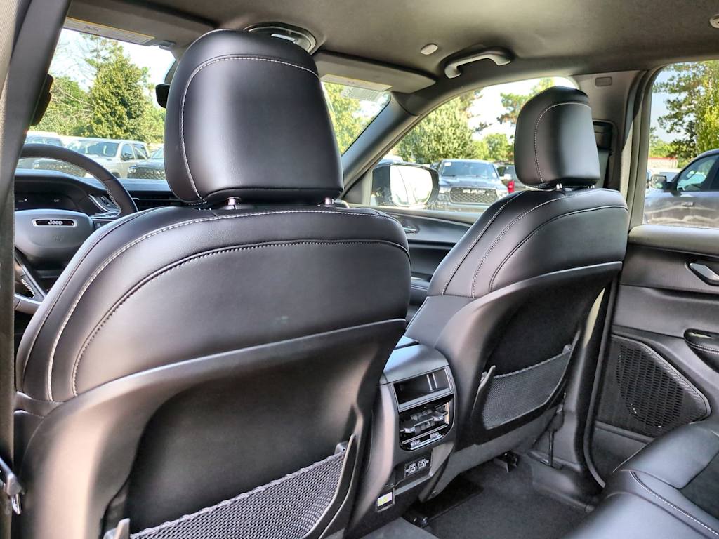 Thumbnail: 2025 Jeep Grand Cherokee - 11