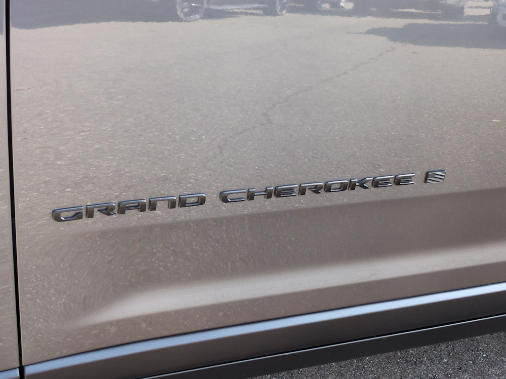 Thumbnail: 2025 Jeep Grand Cherokee - 24