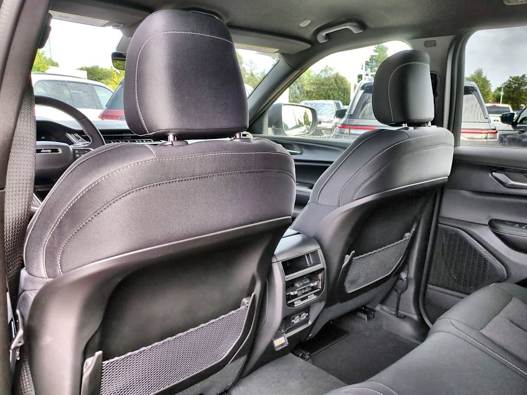 Thumbnail: 2025 Jeep Grand Cherokee - 11