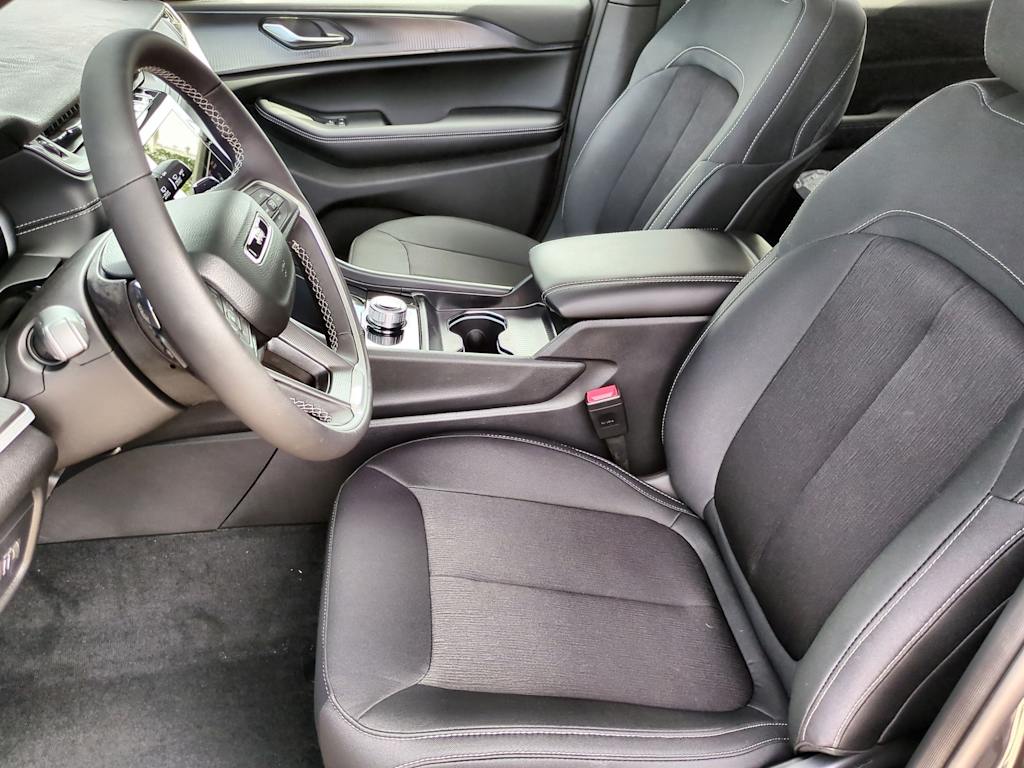 Thumbnail: 2025 Jeep Grand Cherokee - 9