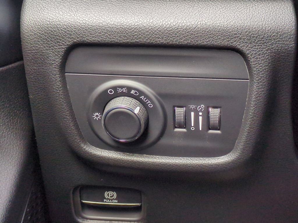 Thumbnail: 2025 Jeep Grand Cherokee - 35