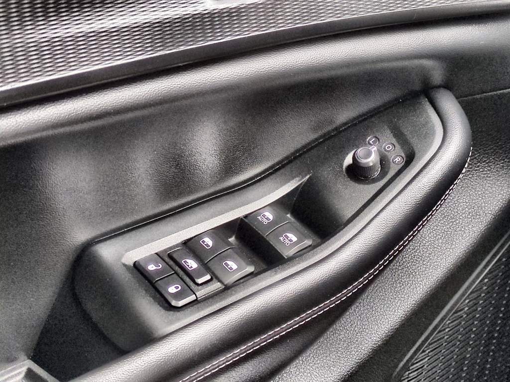 Thumbnail: 2024 Jeep Grand Cherokee - 35