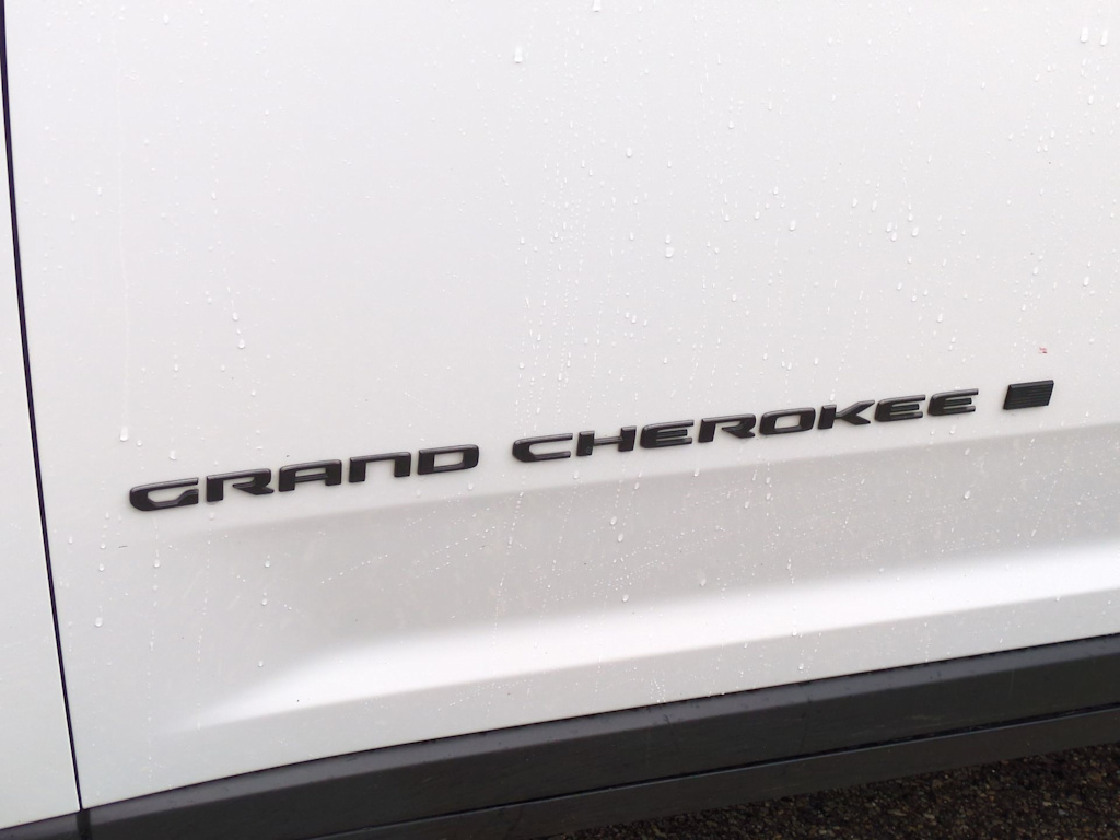 Thumbnail: 2024 Jeep Grand Cherokee - 23