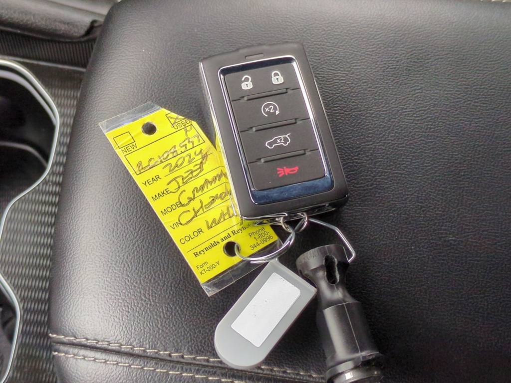 Thumbnail: 2024 Jeep Grand Cherokee - 16