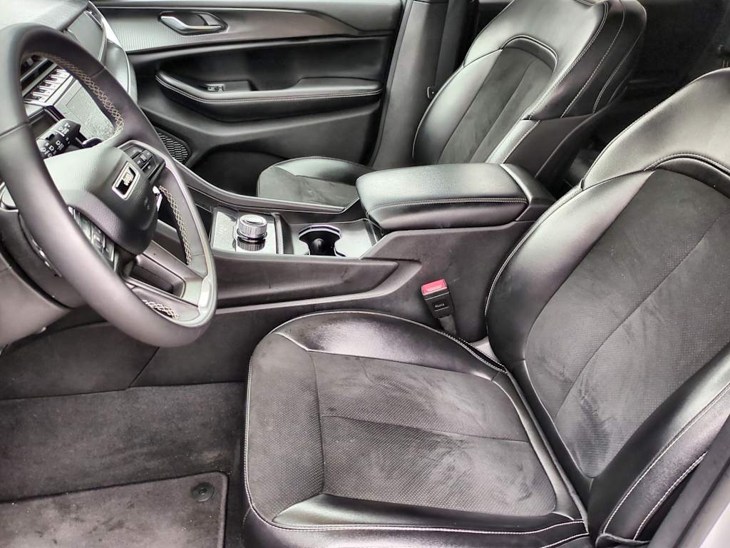 Thumbnail: 2024 Jeep Grand Cherokee - 10