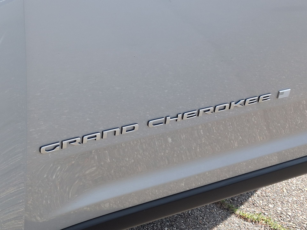 Thumbnail: 2025 Jeep Grand Cherokee - 24