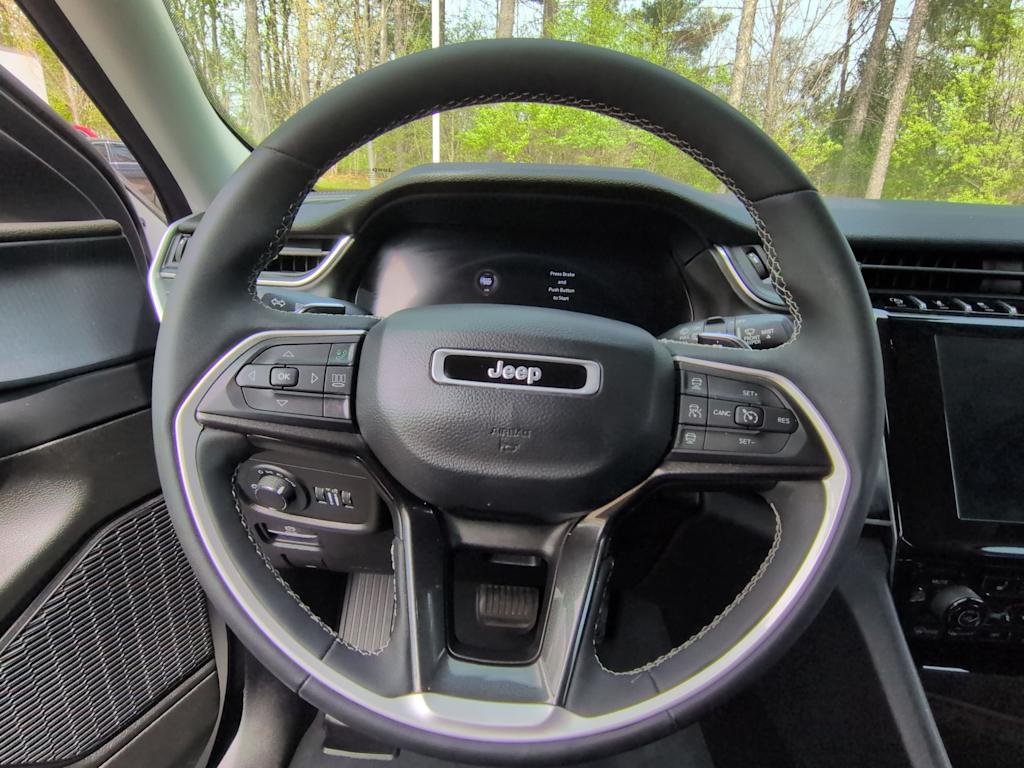 Thumbnail: 2023 Jeep Grand Cherokee - 14