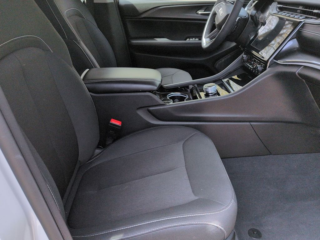 Thumbnail: 2023 Jeep Grand Cherokee - 12