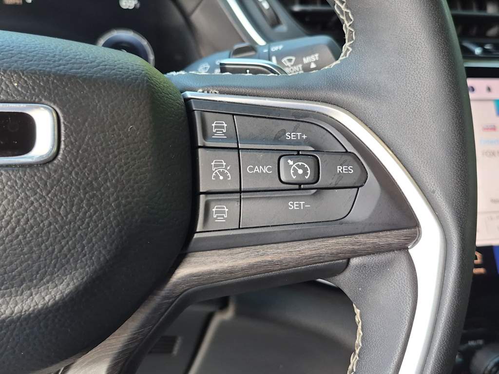 Thumbnail: 2024 Jeep Grand Cherokee - 33