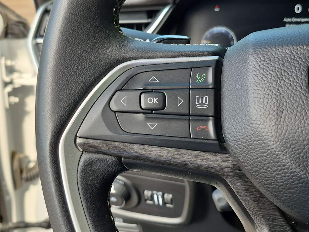 Thumbnail: 2024 Jeep Grand Cherokee - 32