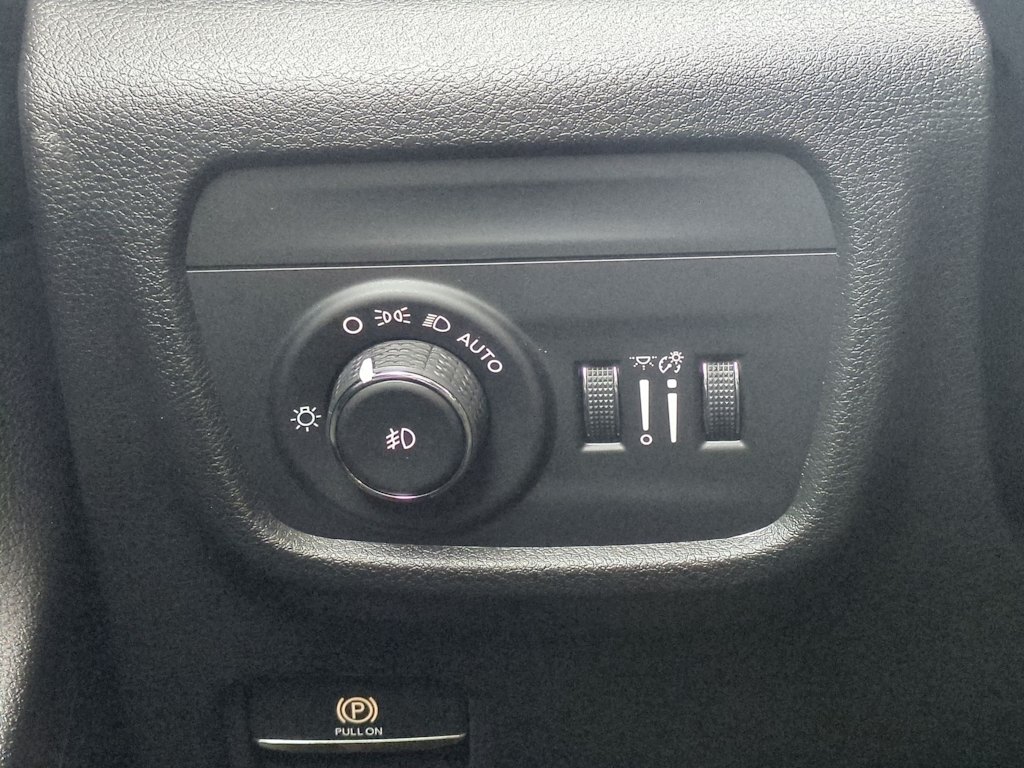 Thumbnail: 2025 Jeep Grand Cherokee - 37