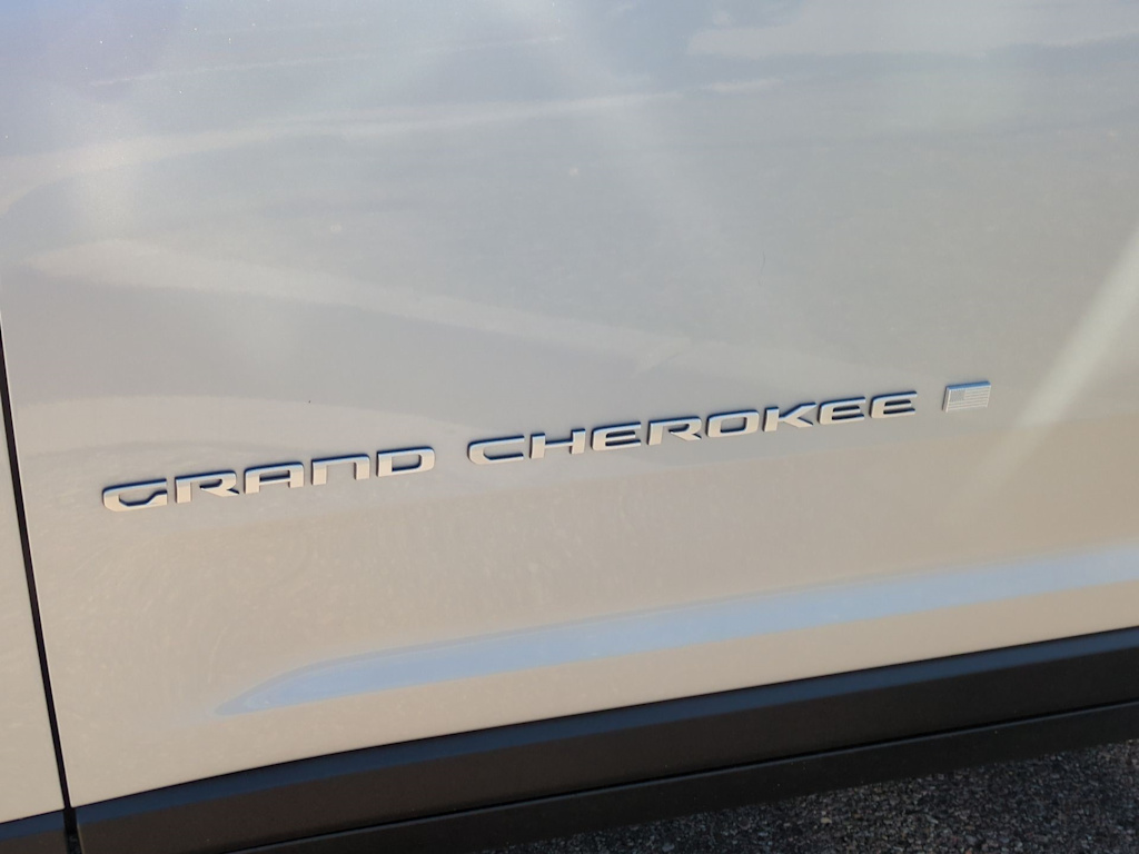 Thumbnail: 2025 Jeep Grand Cherokee - 23