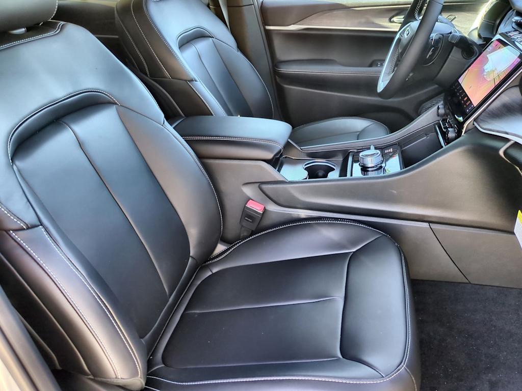 Thumbnail: 2025 Jeep Grand Cherokee - 11