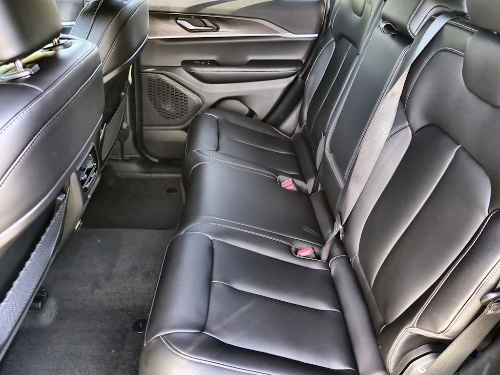 Thumbnail: 2025 Jeep Grand Cherokee - 25