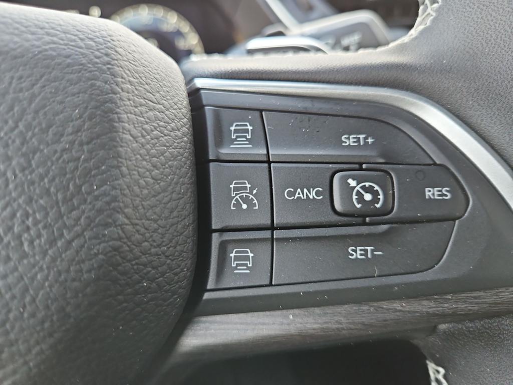 Thumbnail: 2025 Jeep Grand Cherokee - 35