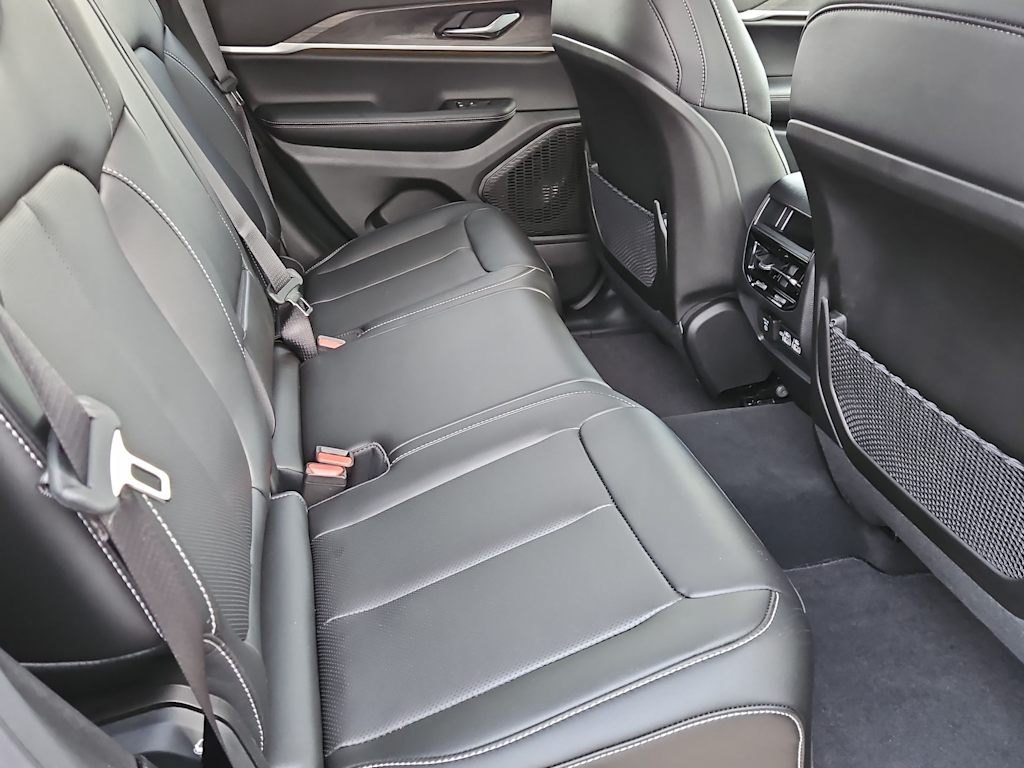 Thumbnail: 2025 Jeep Grand Cherokee - 33