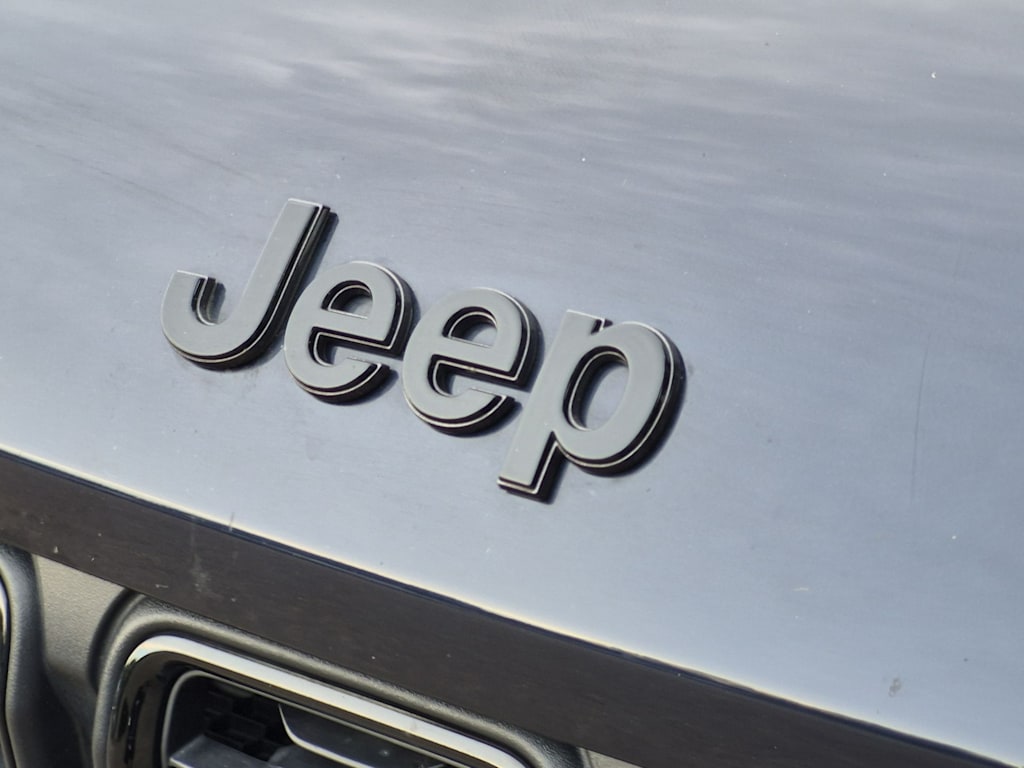 Thumbnail: 2023 Jeep Grand Cherokee - 6
