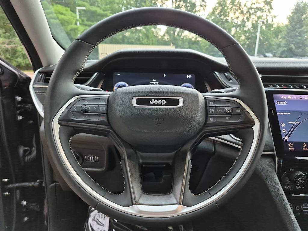 Thumbnail: 2023 Jeep Grand Cherokee - 12
