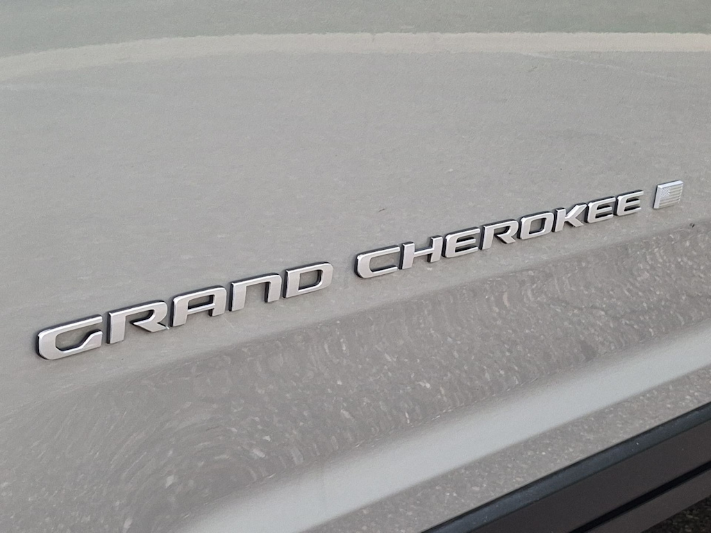 Thumbnail: 2024 Jeep Grand Cherokee - 25