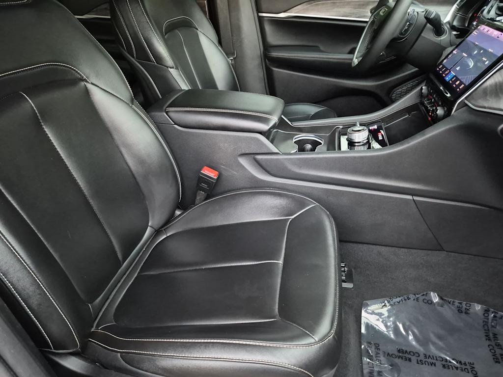 Thumbnail: 2024 Jeep Grand Cherokee - 11