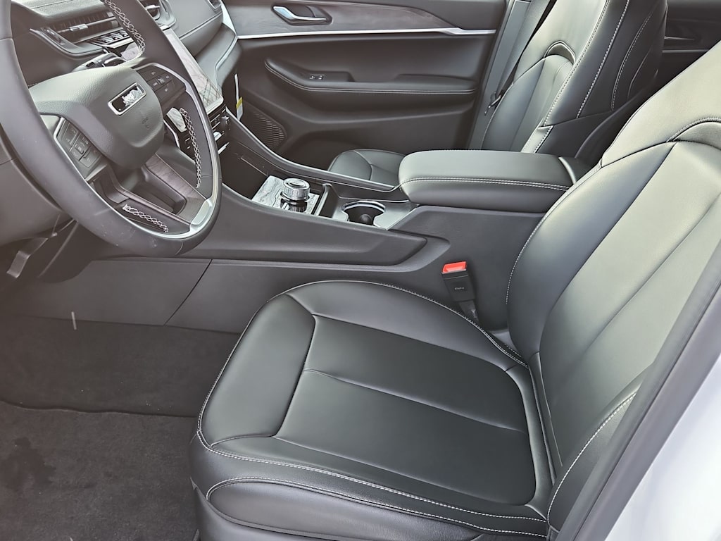 Thumbnail: 2025 Jeep Grand Cherokee - 11