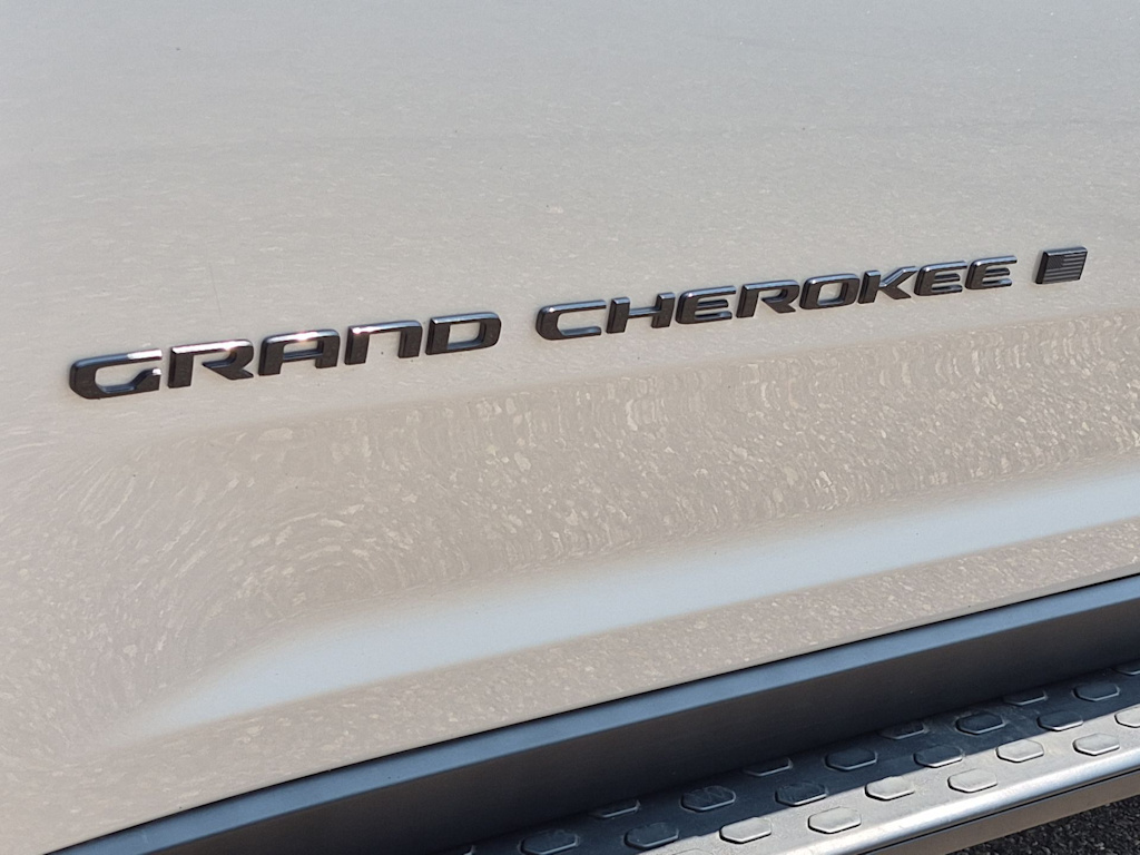 Thumbnail: 2024 Jeep Grand Cherokee - 23