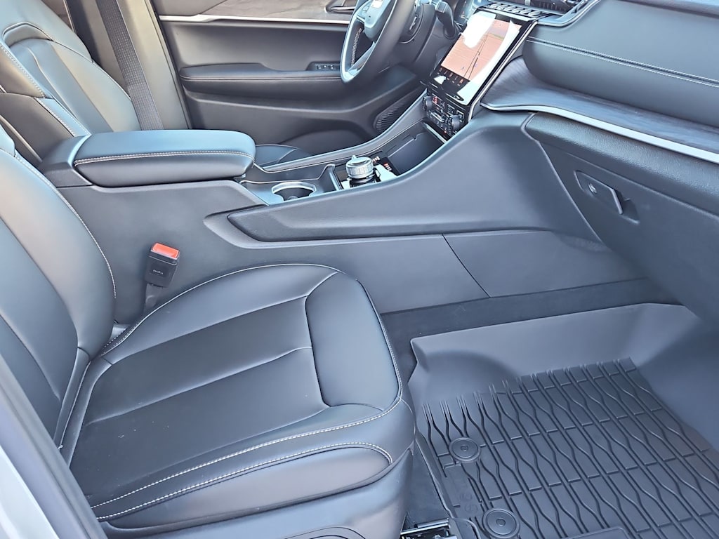 Thumbnail: 2025 Jeep Grand Cherokee - 12