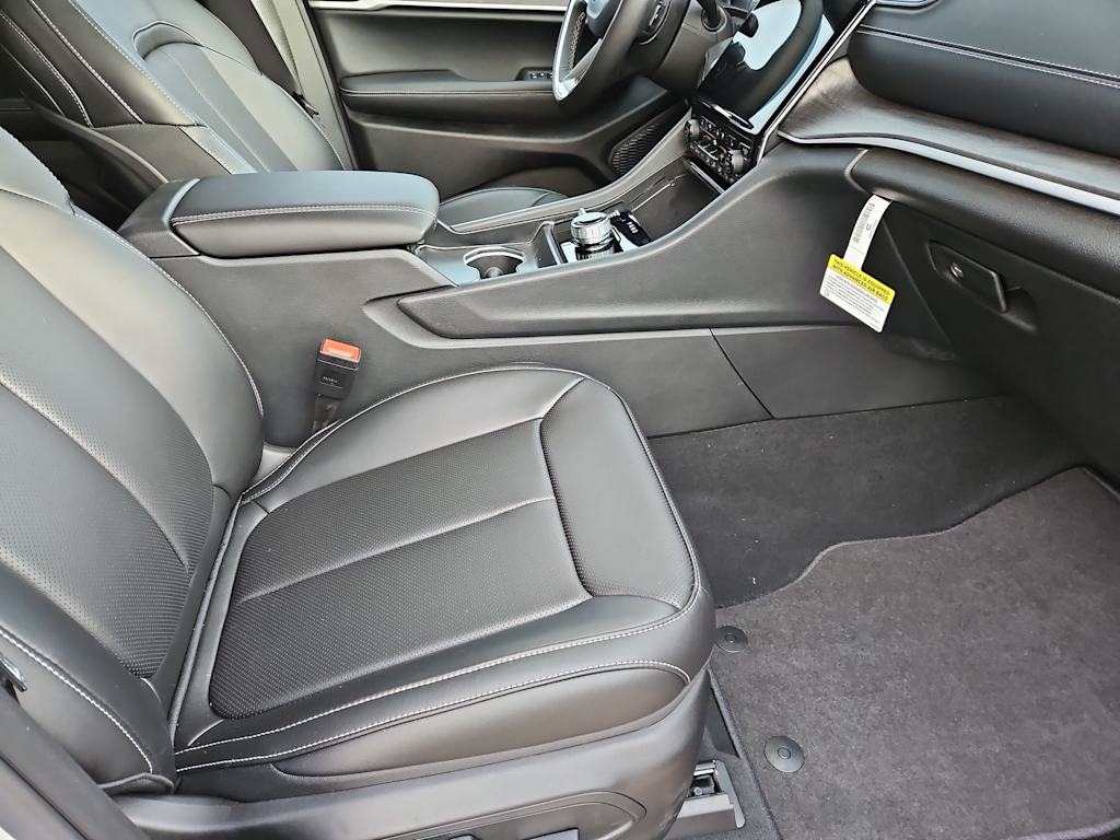 Thumbnail: 2025 Jeep Grand Cherokee - 12