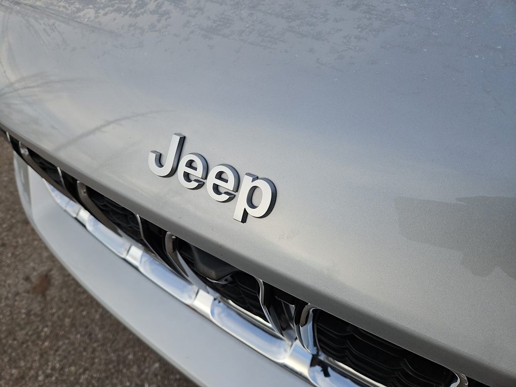 Thumbnail: 2025 Jeep Grand Cherokee - 7