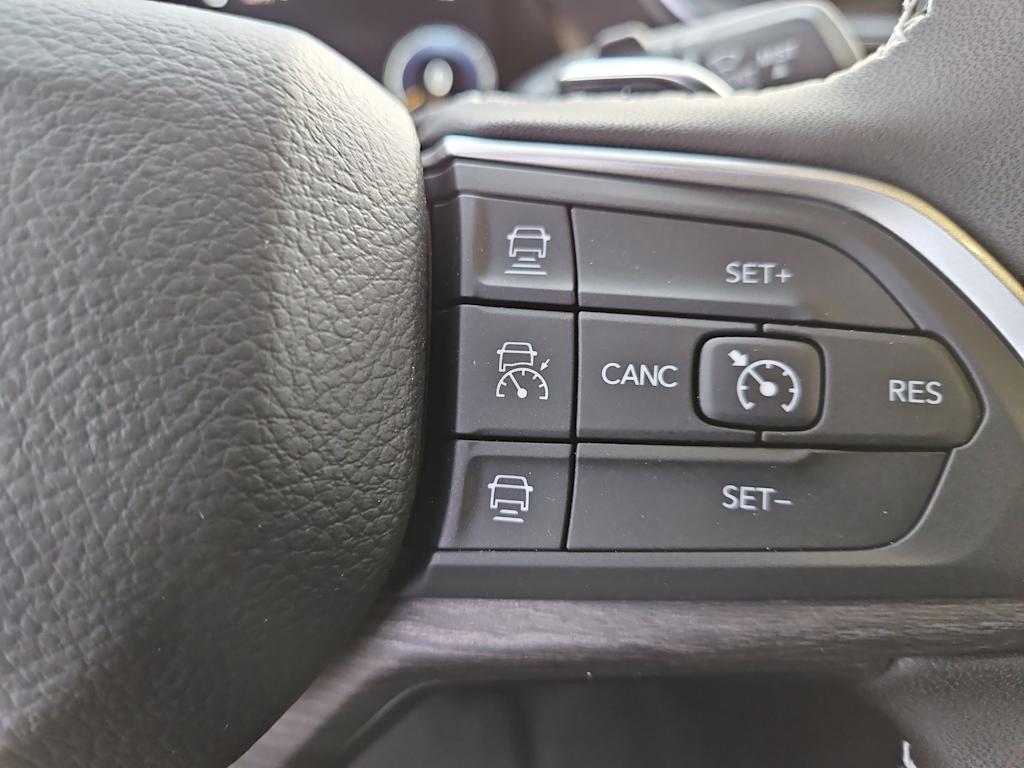 Thumbnail: 2025 Jeep Grand Cherokee - 36