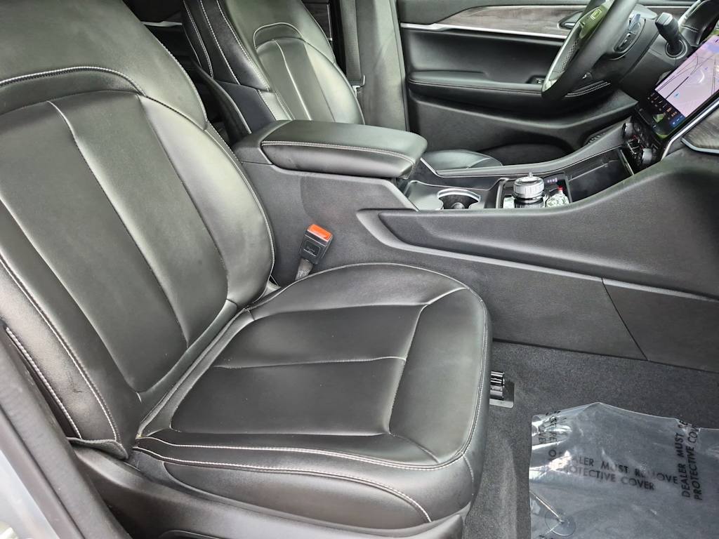 Thumbnail: 2024 Jeep Grand Cherokee - 12