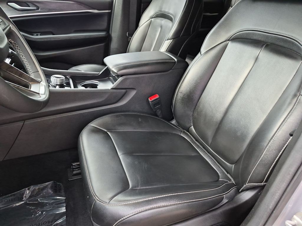 Thumbnail: 2024 Jeep Grand Cherokee - 11