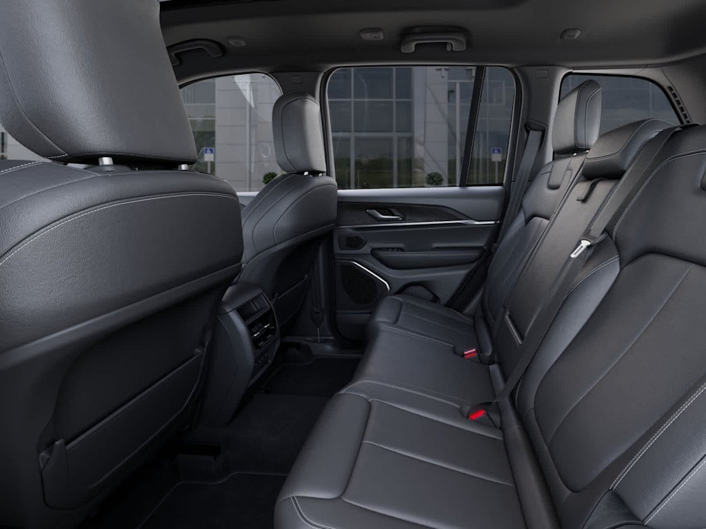 Thumbnail: 2026 Jeep Grand Cherokee - 8