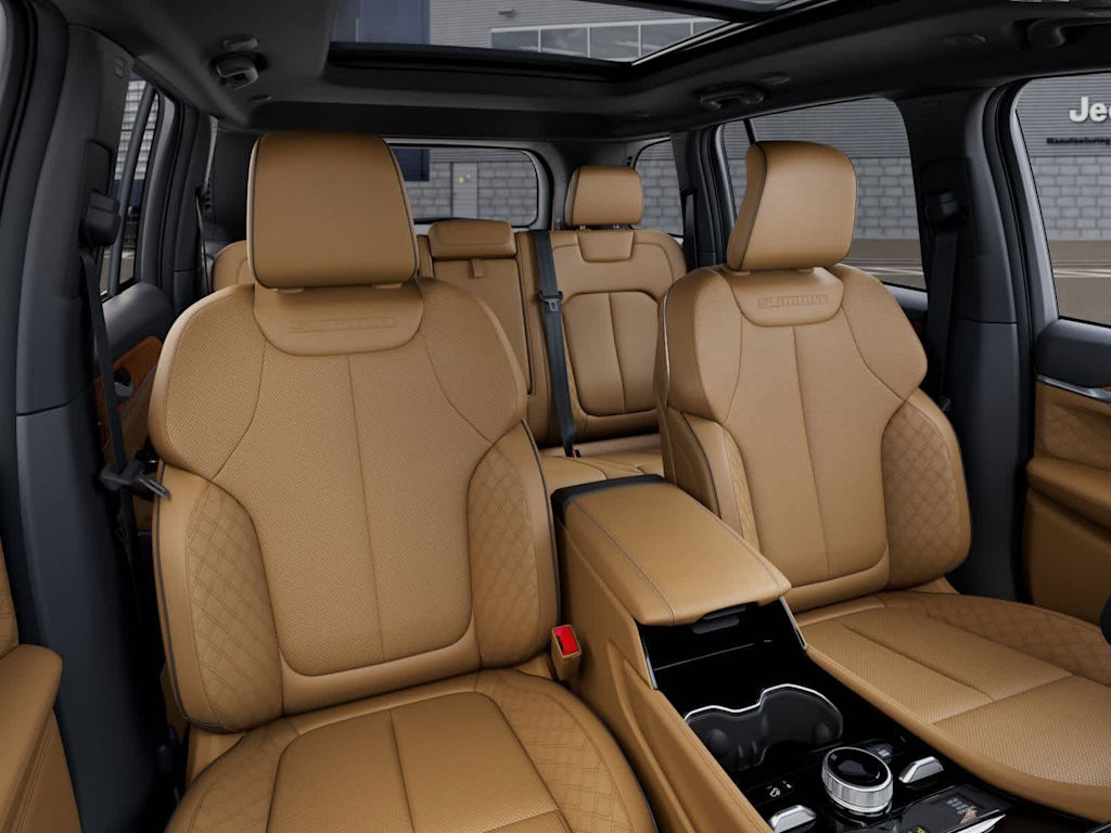 Thumbnail: 2026 Jeep Grand Cherokee - 10