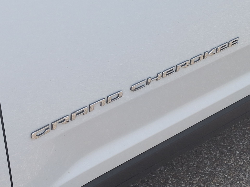 Thumbnail: 2023 Jeep Grand Cherokee L - 24