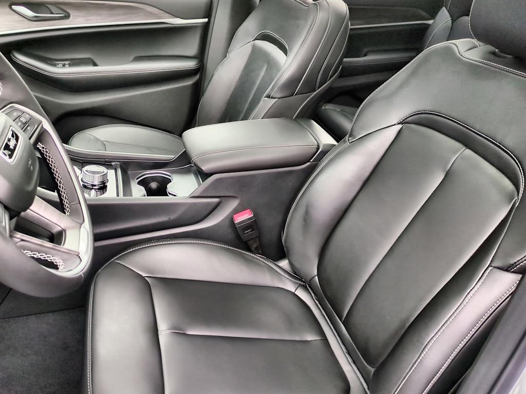 Thumbnail: 2025 Jeep Grand Cherokee L - 9